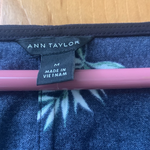 Ann Taylor Blouse - Size M - Picture 2 of 4